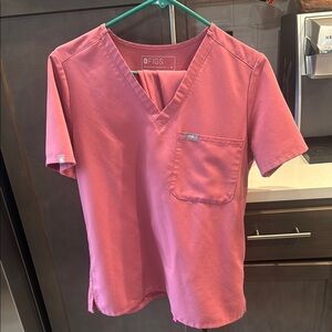 Figs Pink Scrub Top & bottoms